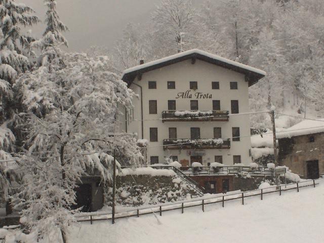 Albergo Alla Trota Pulfero Екстер'єр фото